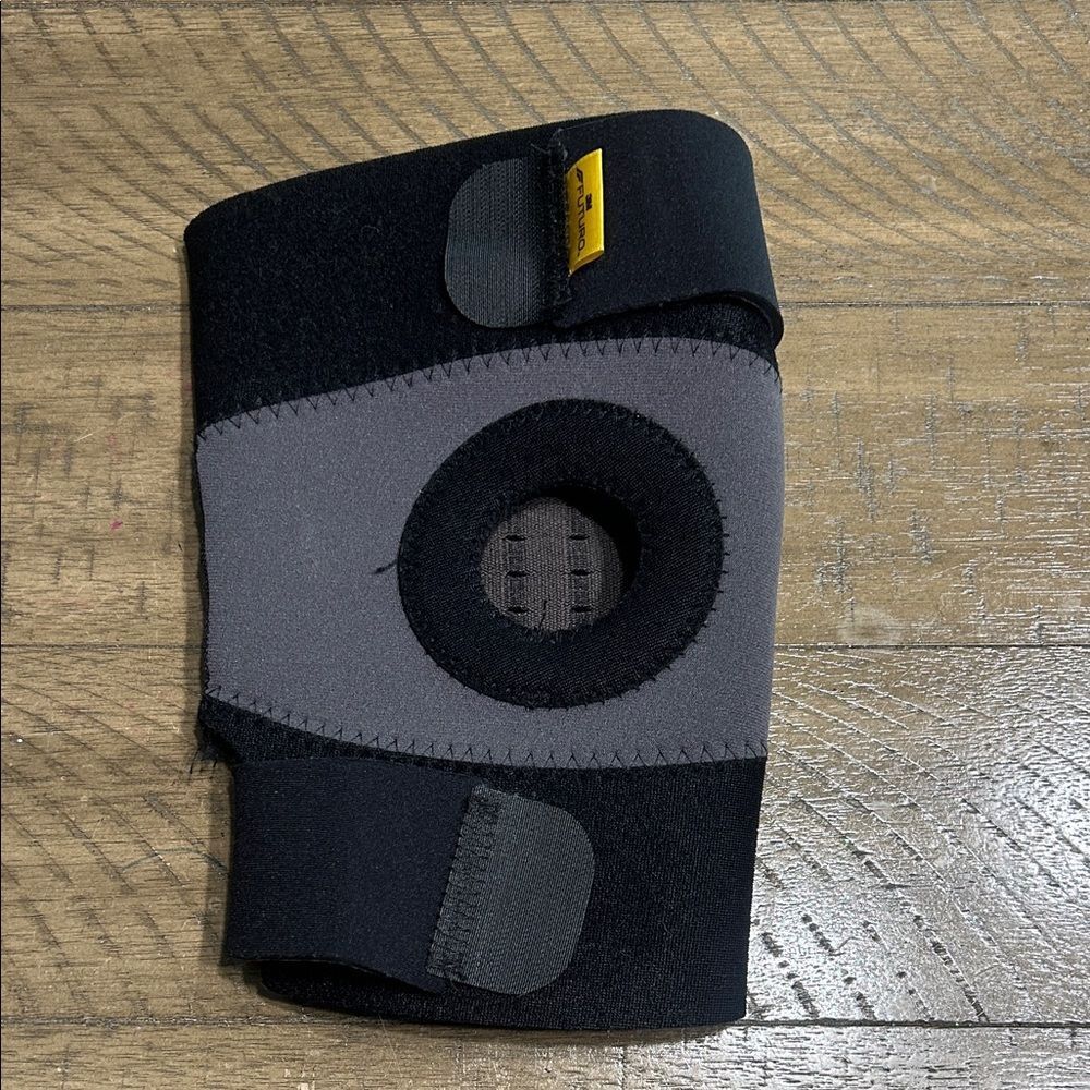 Futuro knee brace